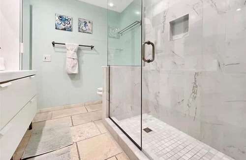 Sand Key Apartment | 2 Bedroom 728234 by Houzlet