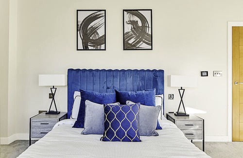 Syon Apartment | Penthouse Apartment In Brentford