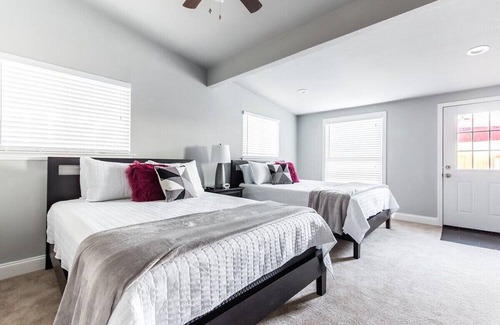 Kessler House | Private Home for Groups with Pool!