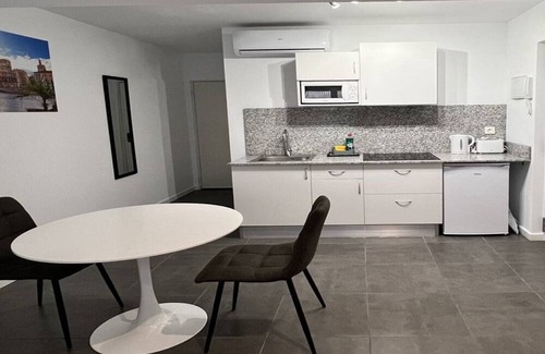 Benicalap Apartment | 10 Minuten zum Stadtzentrum, Haustürbus, Straßenbahn 3 Minuten