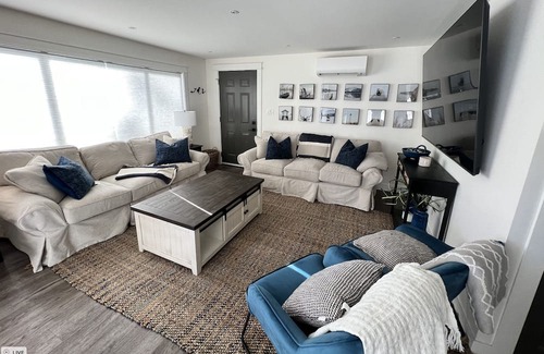 Shawnigan Lake House | Shawnigan house with lake access