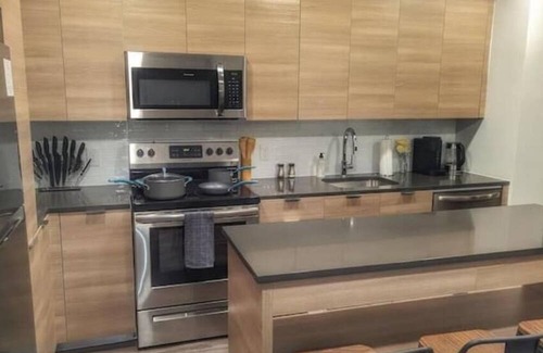 Trinidad Apartment | Top Level Modern Luxury Apt in Washington DC