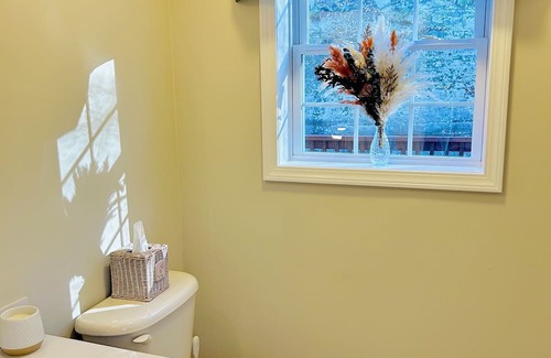 Town of Lloyd House | Cozy mountain getaway in the Hudson Valley