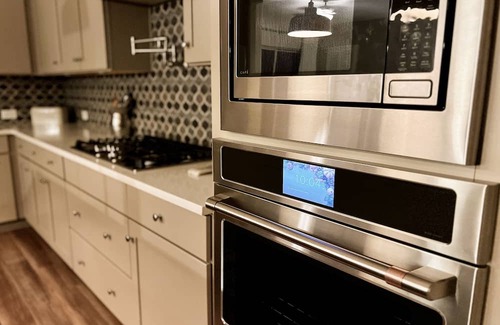Maricopa House | Quiet Glennwildes home with enclosed yard, pool, grill, bikes, & open layout