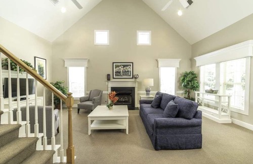 Lackey Cottage | Availability for all Kings Creek Spinnaker properties, Kings Mill CC Cottages.