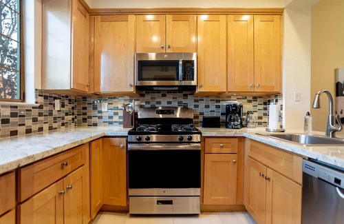 Milpitas Apartment | Bright Milpitas 2BR w/ Balcony & Pool, Coffee & Dining, by Blueground