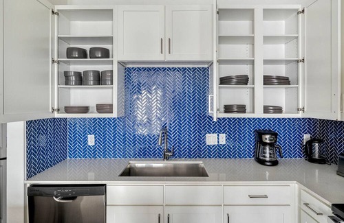 Govalle Apartment | Stylish East Austin 2BR w/ Deck & W/D, nr Shops & Dining, by Blueground