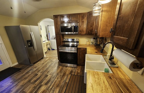 Crossville Cabin | Blue Bliss Lakefront Cabin. Peaceful, great fishing, close to town.