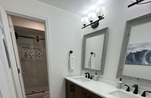 Fort Wayne House | Cozy Open Concept Renovated Townhome