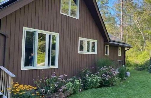 Goshen House | Sun-Soaked Chalet Near Lake and Ski Mountain