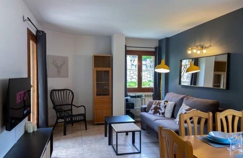 Ransol Apartment | Modern and rustic in Ransol. Sleeps 6