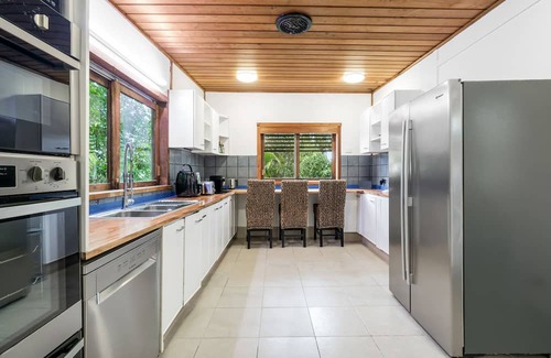 Coolangatta House | The Treetop House