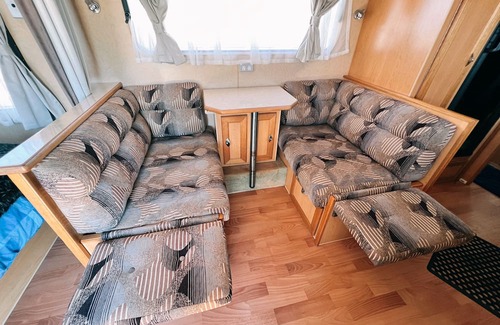 Bonney House | Waves & Whimsy: Pet Friendly Lakefront Caravan Stay at Coorong Island