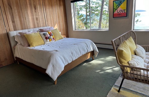 Lopez Island House | Mid-century waterfront retreat with amazing views and near ferry - 30+ days