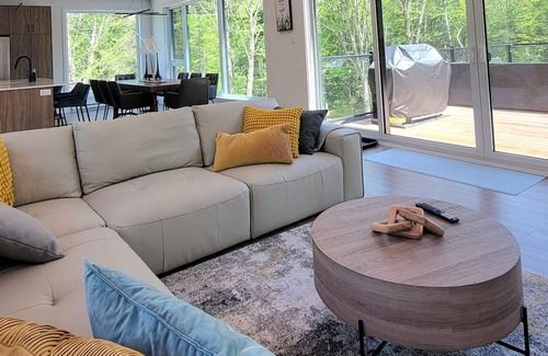 La Conception Ski Chalet | 10 minutes Ski slopes ! Modern chalet - Private Hot Tub - Amazing views