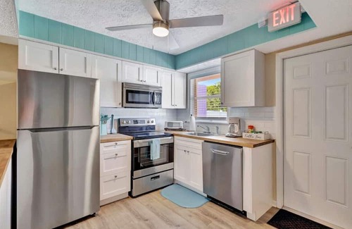 Indian River Estates House | Stylish 2 Bedroom Villa with Pool
