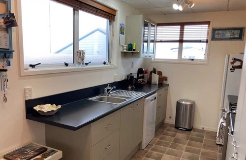 Pukehina House | Beauty on the beach front