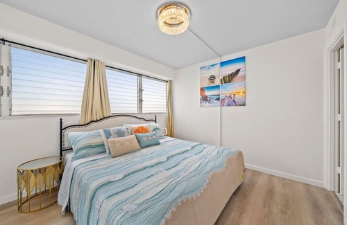 McCully - Moiliili Apartment | Waikiki Beach Golden Holiday