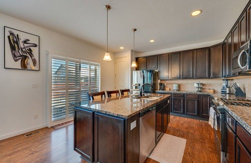 Commerce City House | Stunning Commerce City Home w/ Spacious Backyard