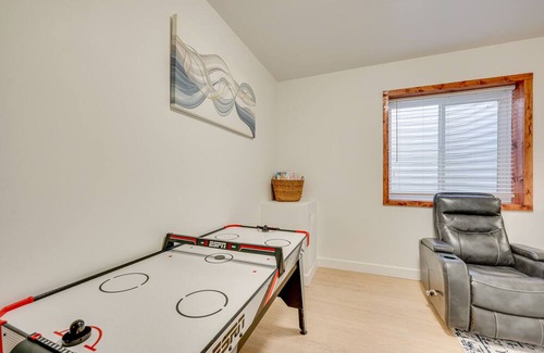 Commerce City House | Stunning Commerce City Home w/ Spacious Backyard