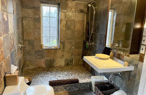 Putnam Valley House | Explore the Hudson Valley from this Country Retreat + Pool, Gym & Pets ok.