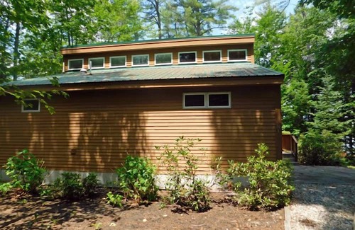 Raymond Cottage | Light and bright 1-bedroom home on Raymond Pond. Pet-friendly!