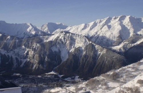 Eclose-Ouest Apartment | Apartment Alpe d'Huez sleeps 5 - breathtaking mountain view - close to ski lifts