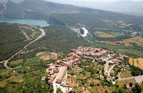 Talarn Apartment | Apartment 'Lola 205' with Mountain View, Wi-Fi and Air Conditioning