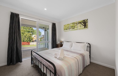 Richmond Heights House | Sparkly and New with wi-fi and 2 minutes to Botanical Gardens
