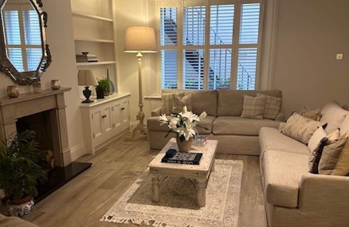 Euston Apartment | 2 Bed/ 2 Bath in Central Marylebone- Full Flat / 10 min walk to Oxford Circus
