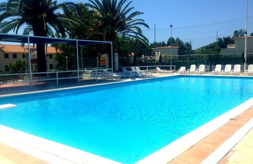 Falerna Apartment | Holiday Apartment "Villa Patrizia - Residence La Giungla" with Sea View, Shared Pool & Wi-Fi