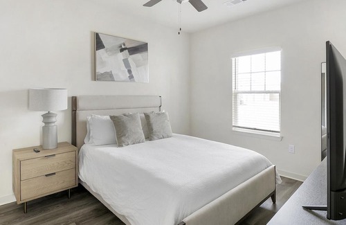 Fort Worth Apartment | Modern Apartment in Prime Location (ID1401X785)