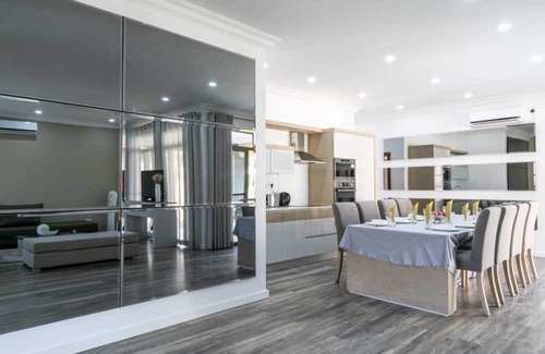 Lusaka Villa | 3 bedrooms exclusive villa in Mass Media