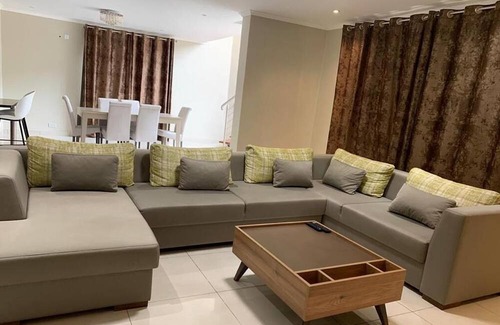 Lusaka Apartment | 3 Bedroomed fully furnished apartment in bdex