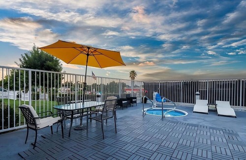 Vacaville House | Best Place For The Whole Family! Pool, Pets Allowed, Close to Three Oaks Park!