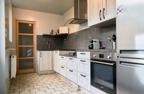 Roubaix House | Spacious house 5ch 2sdb 9 beds terrace.