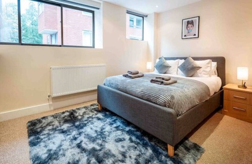 Euston Apartment | Cosy 1BR Apartment with Hot Tube in Central London