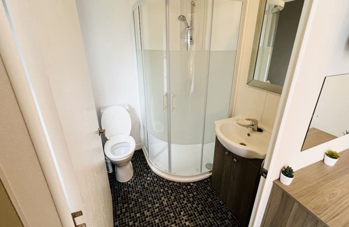 Ryde Cabin | 2 Bedroom Accessible Lodge TH45, Nodes Point, Isle of Wight, Dog Friendly