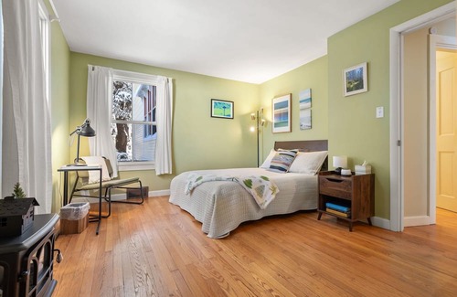 North Andover House | "Charming Retreat: Home Away from Home in one of New England's Oldest Towns"