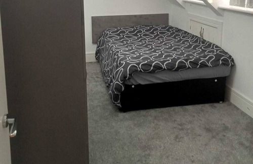 Wolverhampton Apartment | Remarkable 2-Bed Penthouse in Wolverhampton
