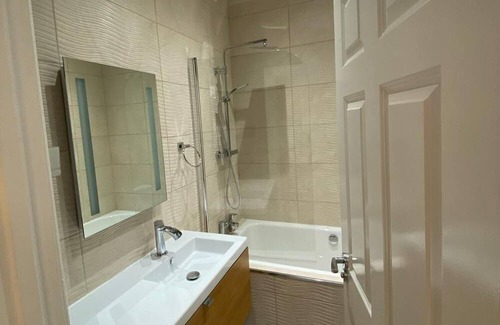 Wolverhampton Apartment | Remarkable 2-Bed Penthouse in Wolverhampton