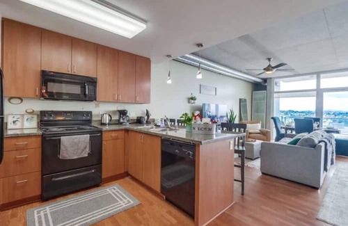 Civic Core Apartment | Stunning High-Rise Condo w Free Gym, Pool, Laundry