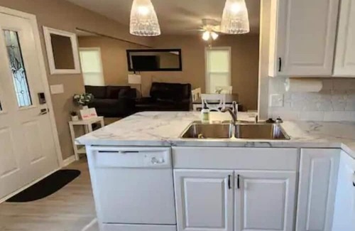 Council Bluffs House | Quiet country setting in town.