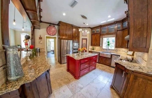 Brookston House | Beautiful Resort Home Central to Casino and Paris!