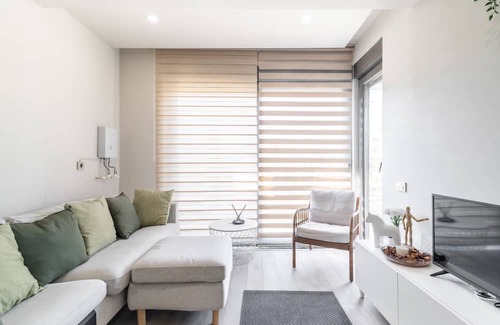 Lara Apartment | Central Studio w Balcony 10 min to Lara Beach