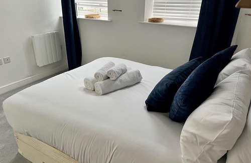 St Albans House | Pass the Keys | Stylish Unique 2 Bed Duplex Apartment with Parking