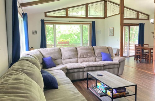 Trempealeau House | Scenic Trempealeau Retreat