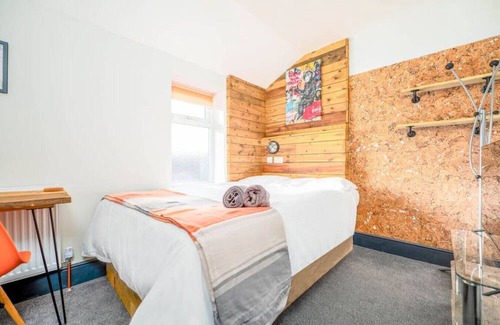 Grimsby House | 6BR Ensuite House in the heart of Eleanor Street