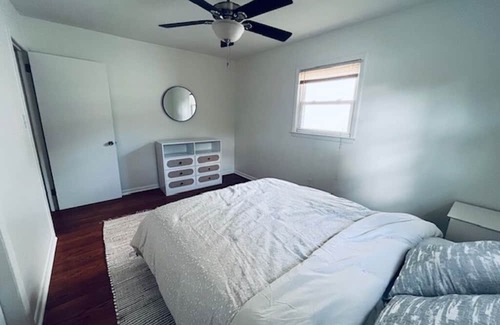 Knoxville House | Nomads unite! Stay in my home! Bike to downtown!