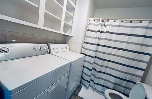 Knoxville House | Nomads unite! Stay in my home! Bike to downtown!